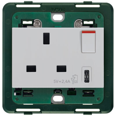 Utika 2P+T 13A BS+int. crvena+USB C Srebrna