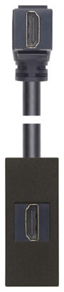 HDMI priključak s crnim kabelom pod 90°